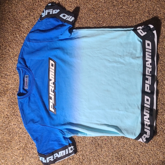 *Black Pyramid* T-shirt - Picture 1 of 3